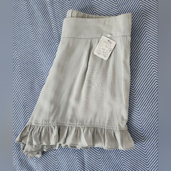 Free People Ruffle Shorts - Picture 2 of 11